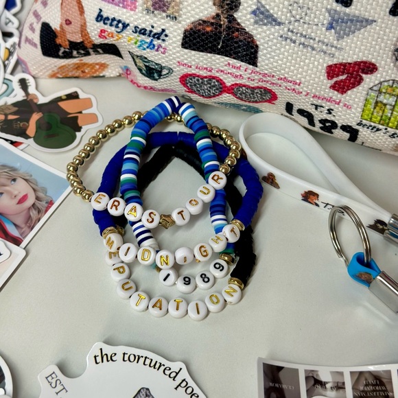 Swiftie Bundle (1) - Picture 3 of 3